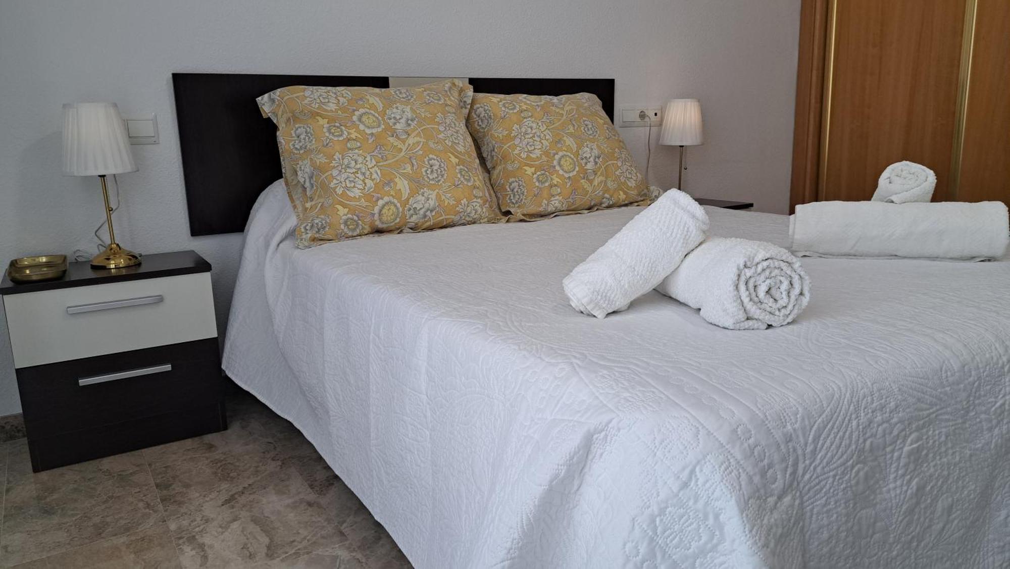 Apartamentos Maria Cristina Con Parking Gratis Кордова Экстерьер фото